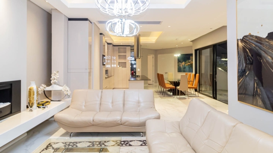 5 Bedroom Property for Sale in Bloubergstrand Western Cape